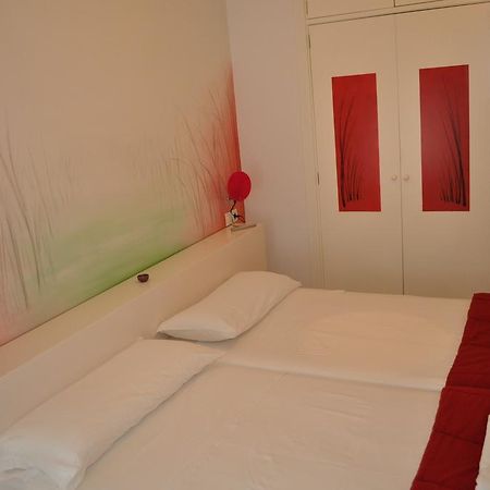 Apartamentos La Casa Pintada Касерес Номер фото
