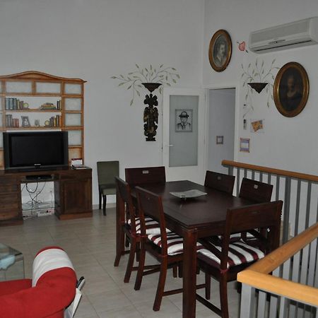 Apartamentos La Casa Pintada Касерес Номер фото